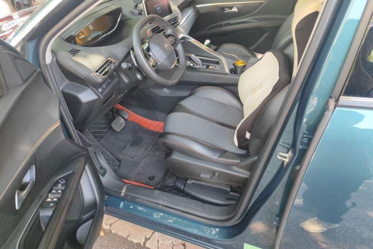 Used Peugeot 5008 2017 380THP 5-Seater Elite Edition Left Front Seat