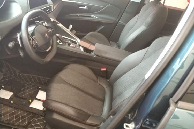 Used Peugeot 5008 2017 380THP 7-Seater Elite Edition Left Front Seat