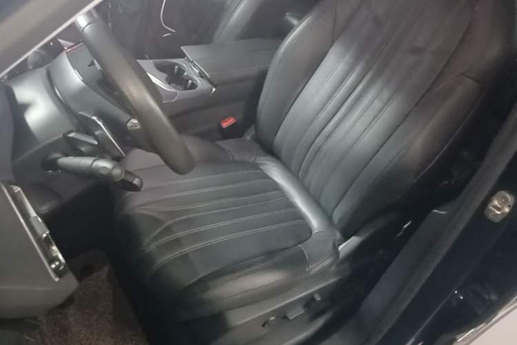 Used Peugeot 5008 2017 380THP 7-Seater Luxury Edition Left Front Seat