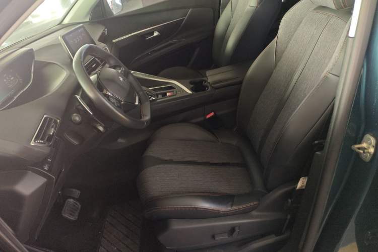 Used Peugeot 5008 2017 350THP 7-Seater Elite Edition Left Front Seat