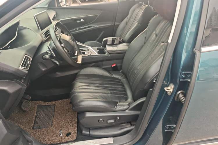 Used Peugeot 5008 2017 380THP 7-Seater Luxury Edition Left Front Seat