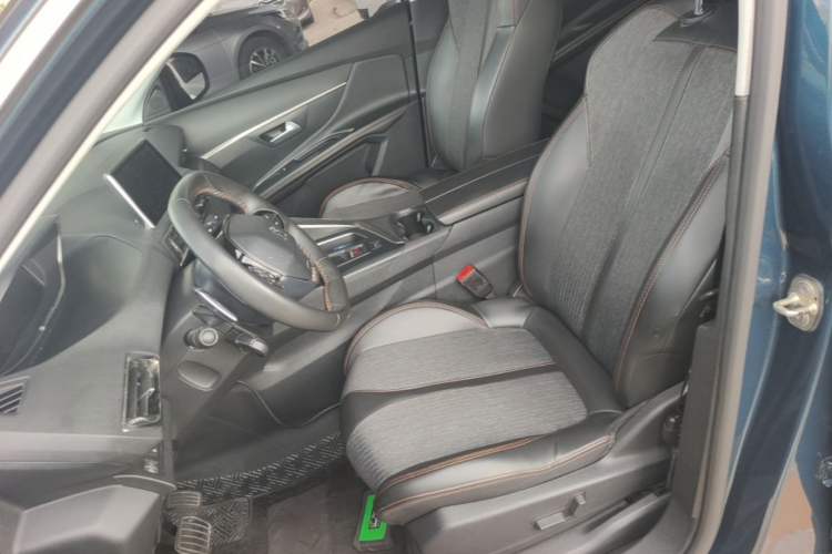 Used Peugeot 5008 2017 380THP 7-Seater Elite Edition Left Front Seat