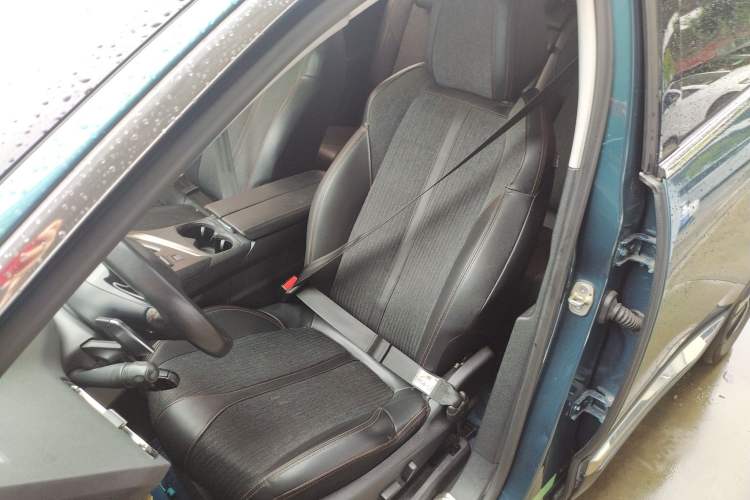 Used Peugeot 5008 2017 350THP 7-Seater Elite Edition Left Front Seat