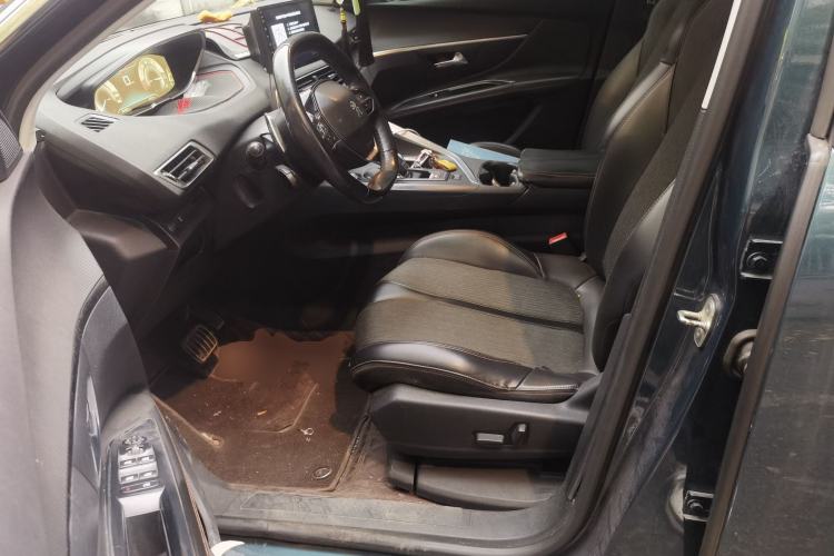 Used Peugeot 5008 2017 380THP 7-Seater Elite Edition Left Front Seat