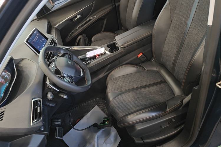 Used Peugeot 5008 2017 380THP 7-Seater Elite Edition Left Front Seat