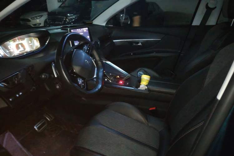 Used Peugeot 5008 2017 380THP 7-Seater Elite Edition Left Front Seat