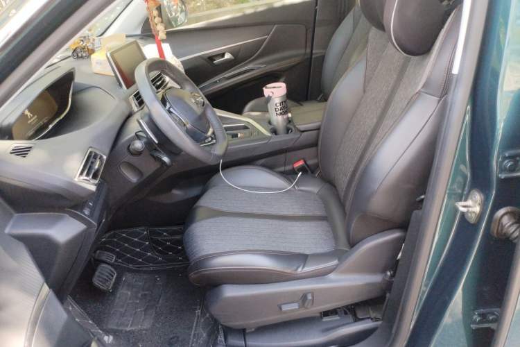 Used Peugeot 5008 2017 350THP 7-Seater Elite Edition Left Front Seat