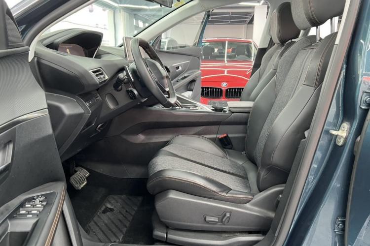 Used Peugeot 5008 2017 380THP 7-Seater Elite Edition Left Front Seat