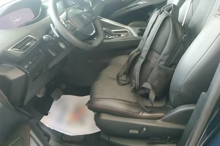 Used Peugeot 5008 2017 380THP 7-Seater Elite Edition Left Front Seat