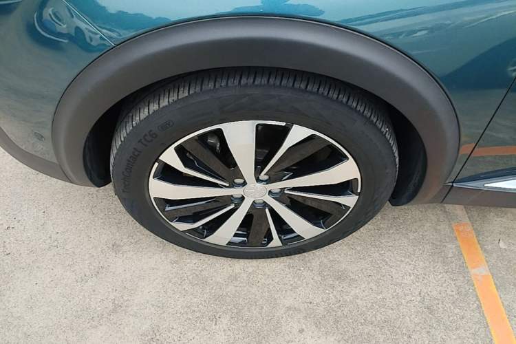 Used Peugeot 5008 2017 380THP 7-Seater Luxury GT Edition Left Front Wheel Hub