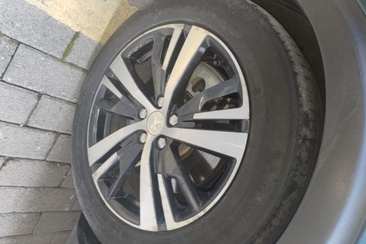 Used Peugeot 5008 2017 380THP 7-Seater Elite Edition Left Front Wheel Hub