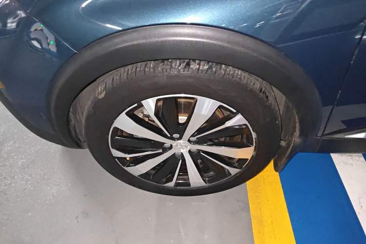 Used Peugeot 5008 2017 380THP 7-Seater Luxury GT Edition Left Front Wheel Hub