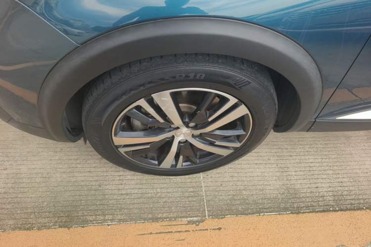 Used Peugeot 5008 2017 380THP 7-Seater Elite Edition Left Front Wheel Hub