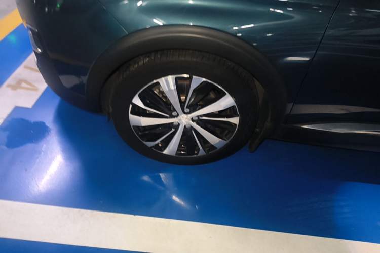 Used Peugeot 5008 2017 380THP 7-Seater Luxury GT Edition Left Front Wheel Hub