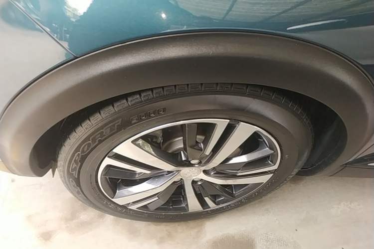 Used Peugeot 5008 2017 380THP 7-Seater Elite Edition Left Front Wheel Hub