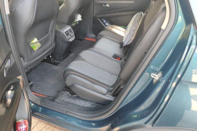 Used Peugeot 5008 2017 380THP 5-Seater Elite Edition Left Rear Seat