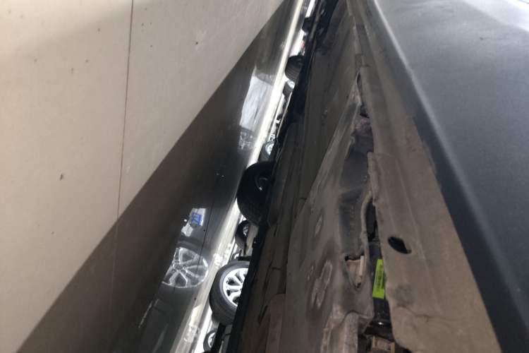 Used Peugeot 5008 2017 380THP 7-Seater Elite Edition Left Side Sill