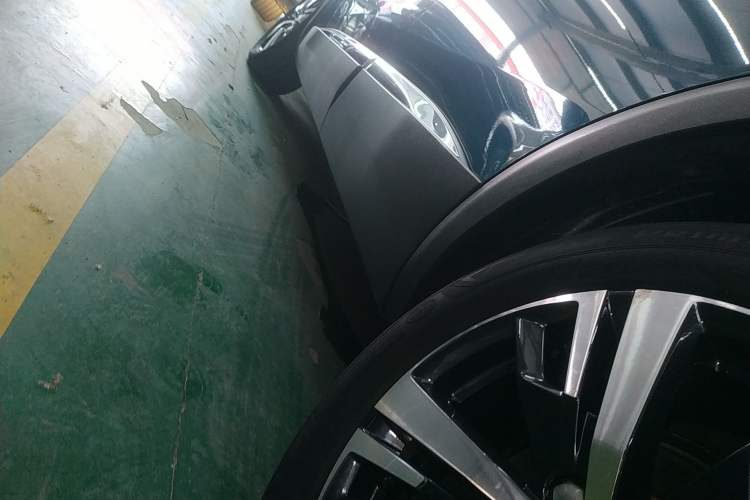 Used Peugeot 5008 2017 380THP 7-Seater Elite Edition Left Side Sill