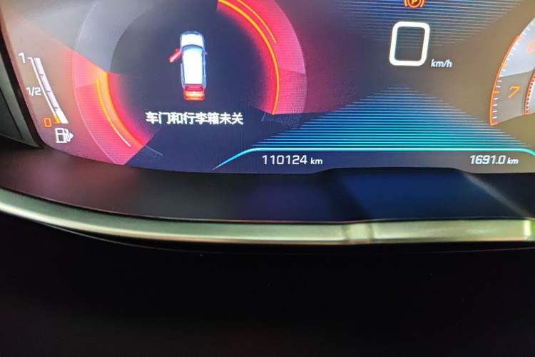 Used Peugeot 5008 2017 350THP 7-Seater Elite Edition Odometer Close Up