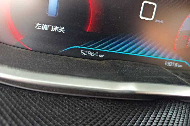 Used Peugeot 5008 2017 350THP 7-Seater Boundless Edition Odometer Close Up
