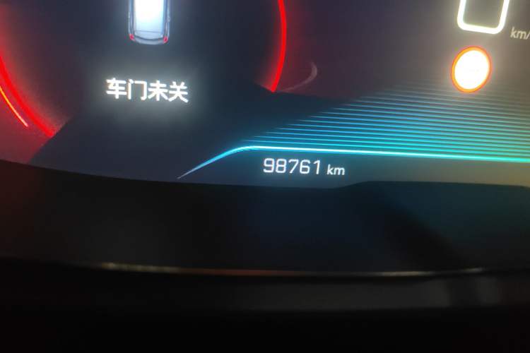 Used Peugeot 5008 2017 380THP 7-Seater Luxury Edition Odometer Close Up