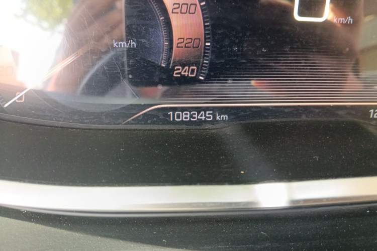 Used Peugeot 5008 2017 380THP 7-Seater Elite Edition Odometer Close Up