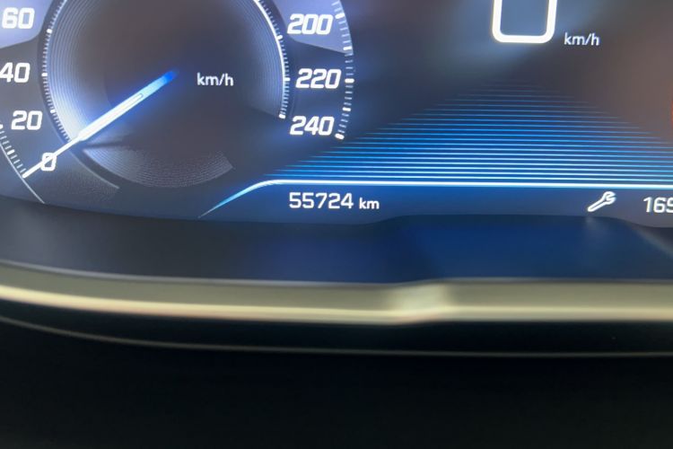 Used Peugeot 5008 2017 380THP 7-Seater Boundary-Free Edition Odometer Close Up