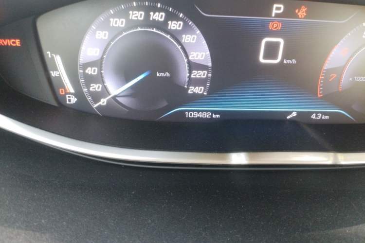 Used Peugeot 5008 2017 350THP 7-Seater Elite Edition Odometer Close Up