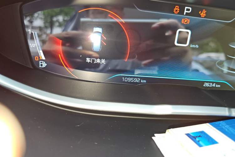 Used Peugeot 5008 2017 350THP 7-Seater Elite Edition Odometer Close Up