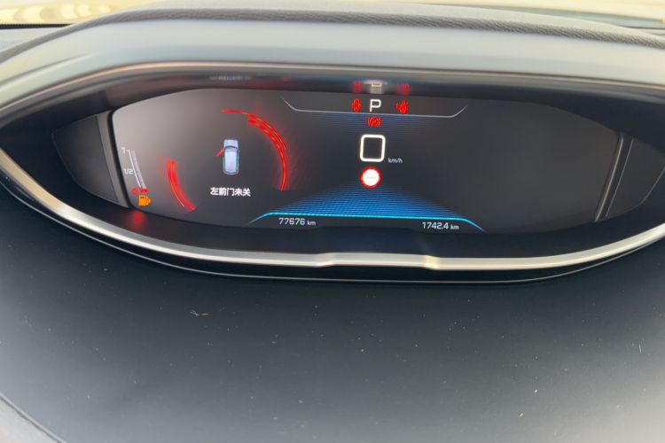 Used Peugeot 5008 2017 380THP 5-Seater Elite Edition Odometer Close Up
