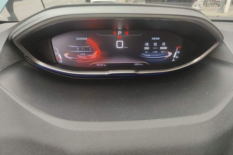 Used Peugeot 5008 2017 350THP 7-Seater Elite Edition Odometer Close Up