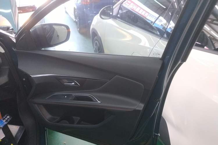 Used Peugeot 5008 2017 380THP 7-Seater Elite Edition Right Front Door Interior