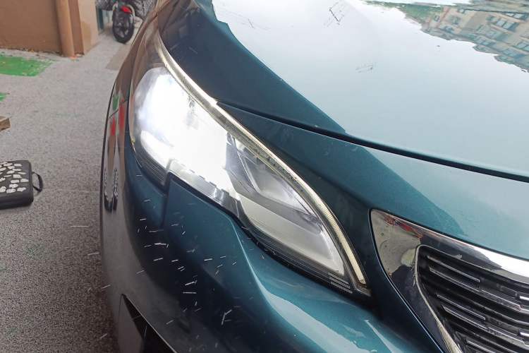 Used Peugeot 5008 2017 350THP 7-Seater Elite Edition Right Front Headlight