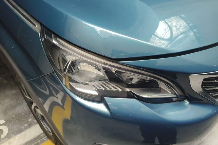 Used Peugeot 5008 2017 350THP 7-Seater Elite Edition Right Front Headlight