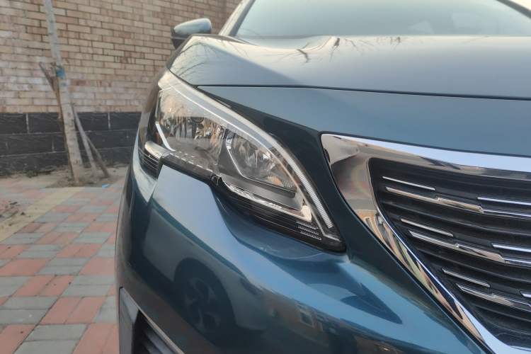 Used Peugeot 5008 2017 350THP 7-Seater Elite Edition Right Front Headlight