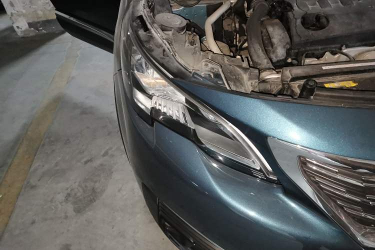 Used Peugeot 5008 2017 380THP 7-Seater Elite Edition Right Front Headlight