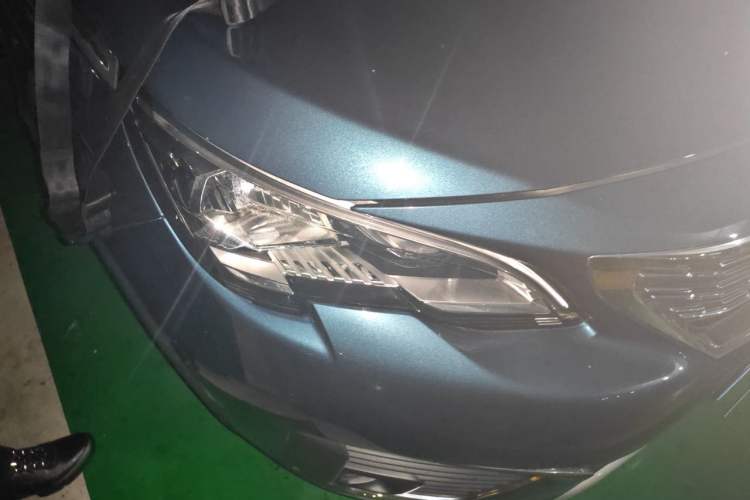 Used Peugeot 5008 2017 380THP 7-Seater Elite Edition Right Front Headlight