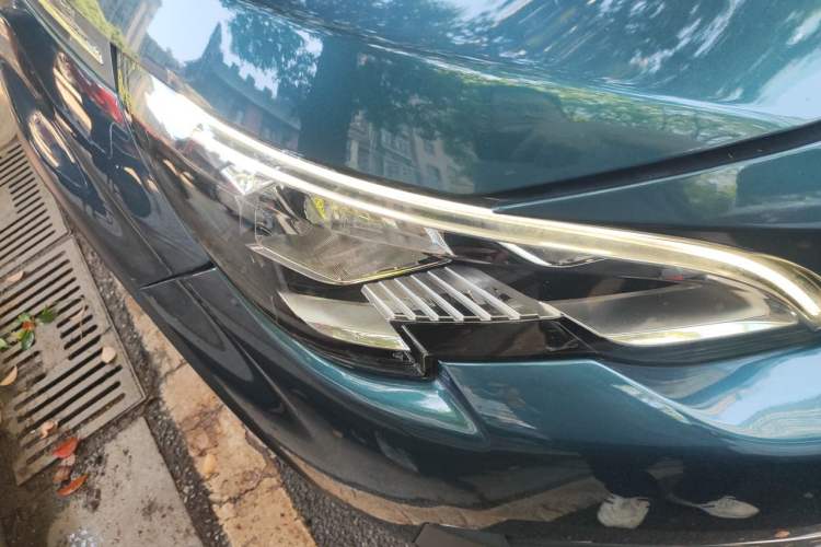 Used Peugeot 5008 2017 380THP 5-Seater Elite Edition Right Front Headlight