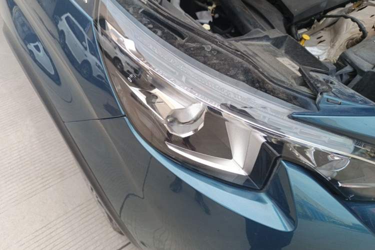 Used Peugeot 5008 2017 380THP 7-Seater Luxury GT Edition Right Front Headlight