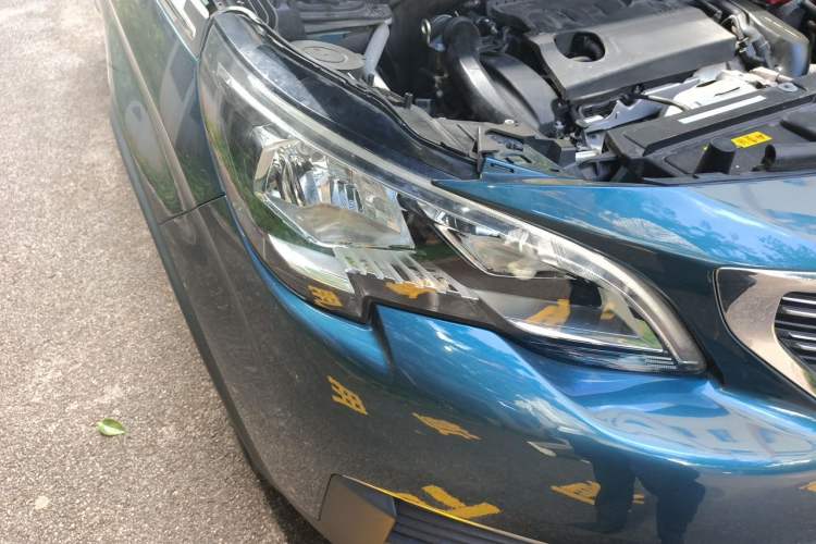Used Peugeot 5008 2017 380THP 5-Seater Elite Edition Right Front Headlight