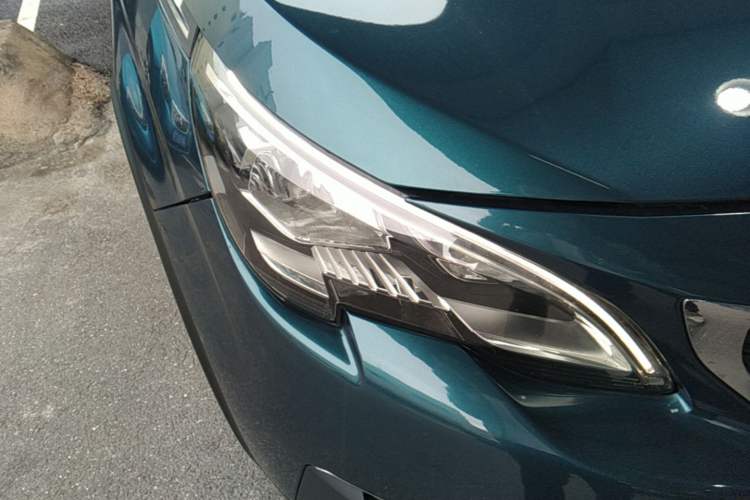 Used Peugeot 5008 2017 380THP 5-Seater Elite Edition Right Front Headlight