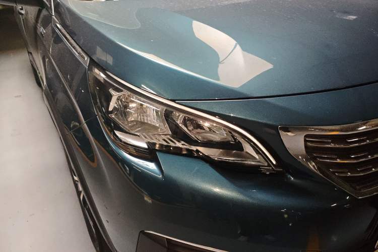 Used Peugeot 5008 2017 380THP 7-Seater Elite Edition Right Front Headlight