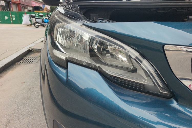 Used Peugeot 5008 2017 380THP 7-Seater Elite Edition Right Front Headlight