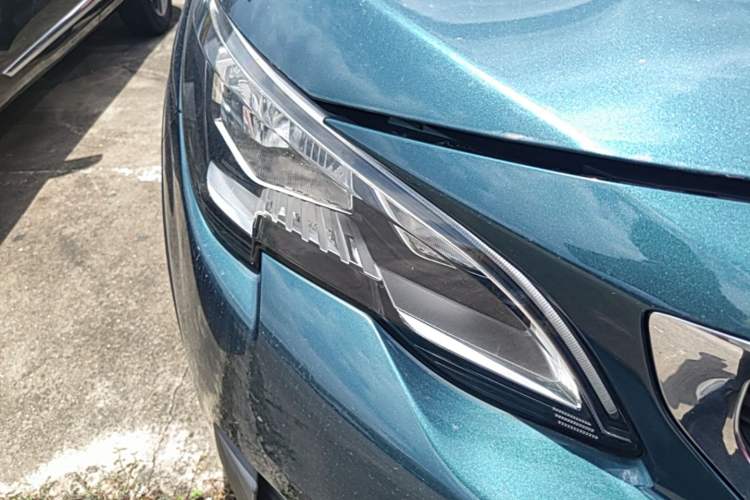 Used Peugeot 5008 2017 380THP 7-Seater Elite Edition Right Front Headlight