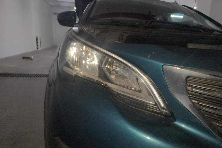 Used Peugeot 5008 2017 380THP 7-Seater Elite Edition Right Front Headlight