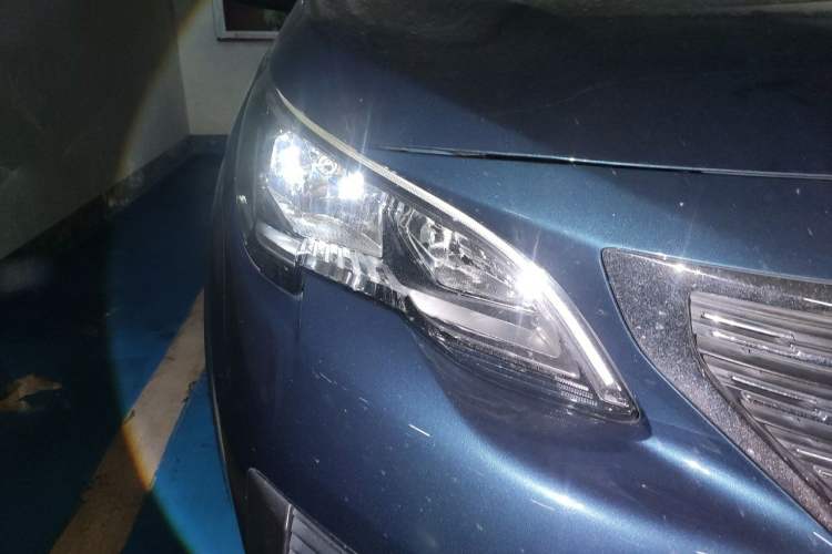 Used Peugeot 5008 2017 380THP 7-Seater Elite Edition Right Front Headlight