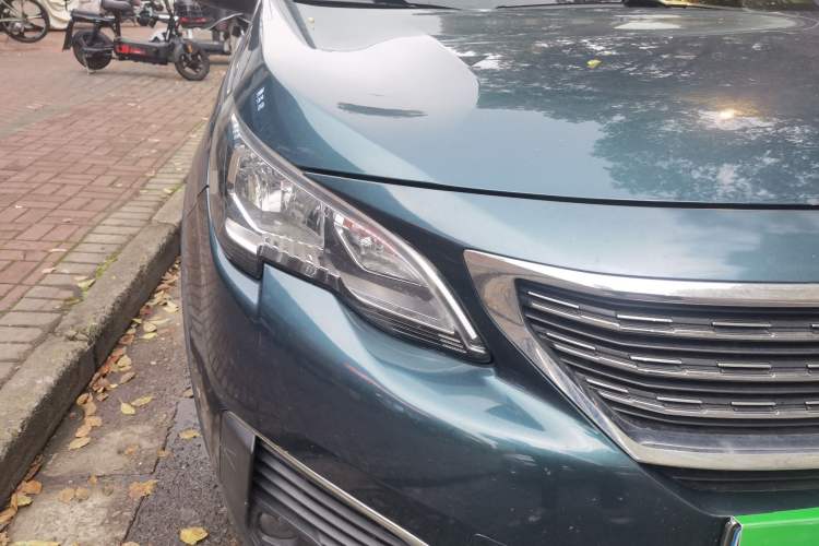 Used Peugeot 5008 2017 380THP 7-Seater Elite Edition Right Front Headlight