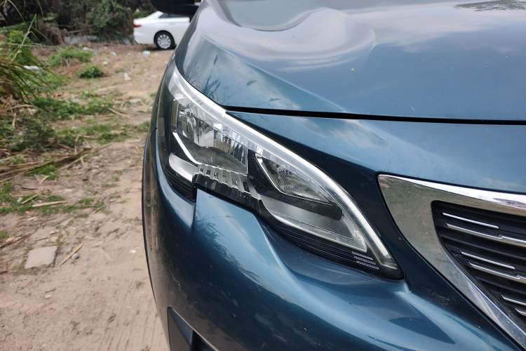 Used Peugeot 5008 2017 350THP 7-Seater Elite Edition Right Front Headlight