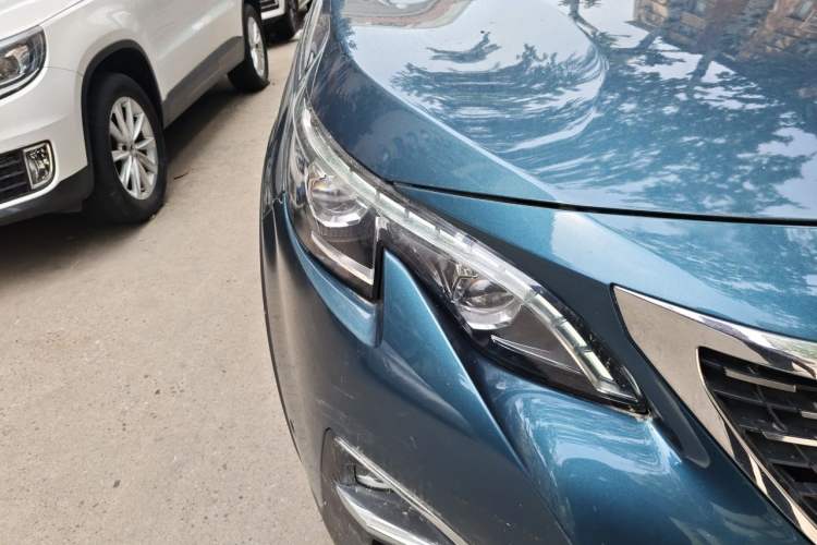 Used Peugeot 5008 2017 380THP 7-Seater Luxury GT Edition Right Front Headlight