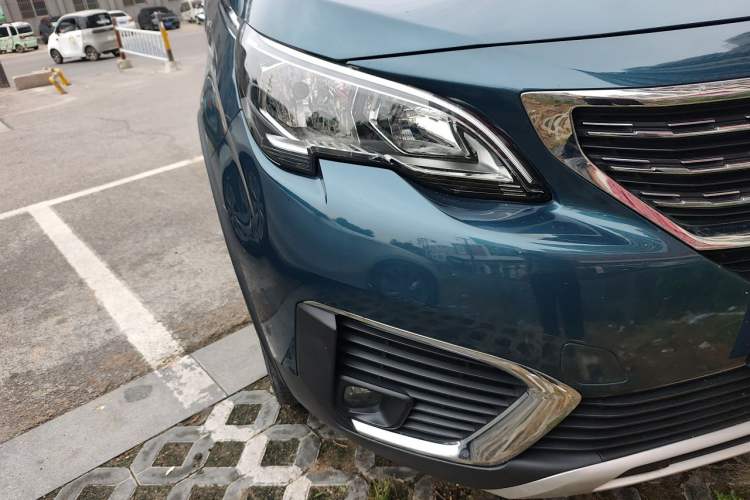 Used Peugeot 5008 2017 350THP 7-Seater Elite Edition Right Front Headlight